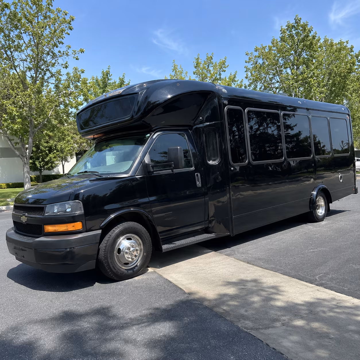 bonita springs 15 passenger party bus