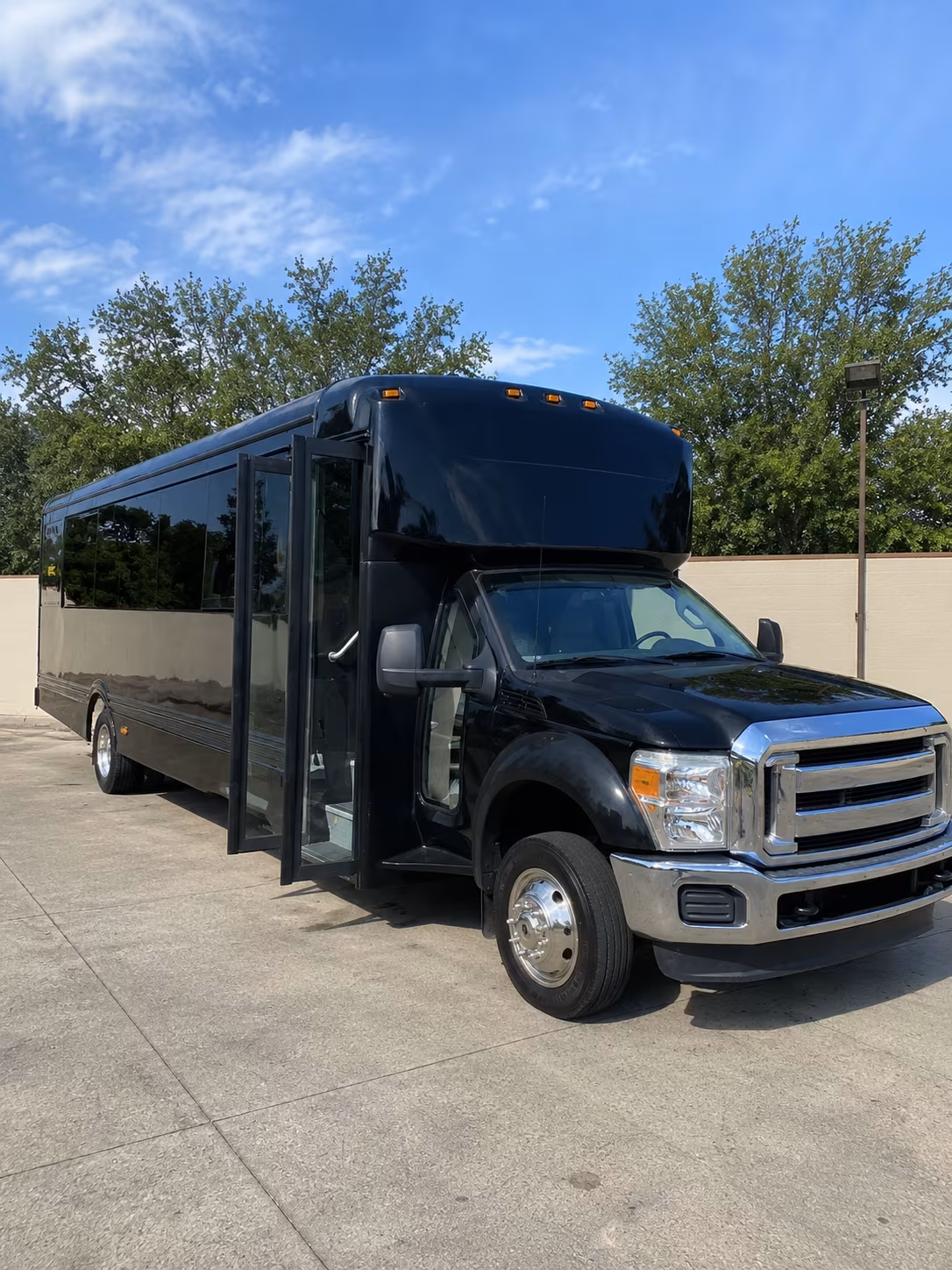 bonita springs 20 passenger party bus