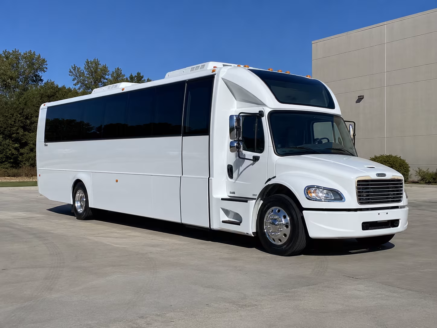 bonita springs 28 passenger party bus